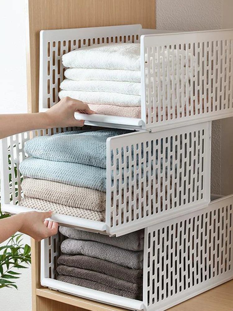 Armoire empilable pratique, modulable, gain de place